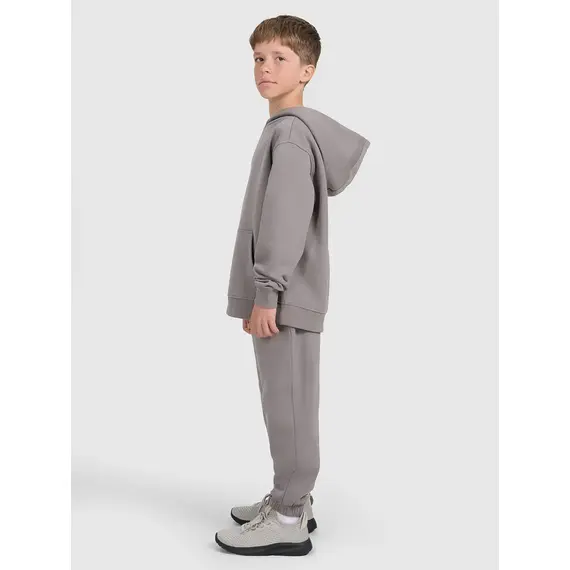 4F spodnie chłopięce z miękkim meszkiem wewnątrz z haftem