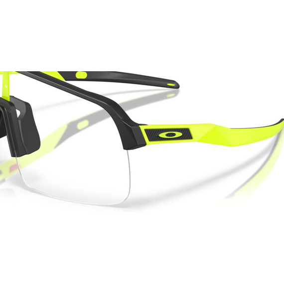 OAKLEY okulary przeciwsłoneczne z pokrowcem Sutro Lite Matte Blk w/ Clear